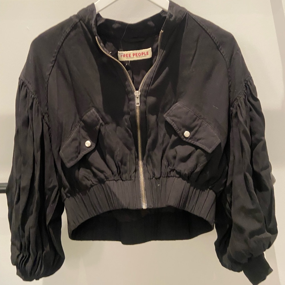 BLACK FREE PEOPLE JACKET BALOON SLEEVE TOP ✨
